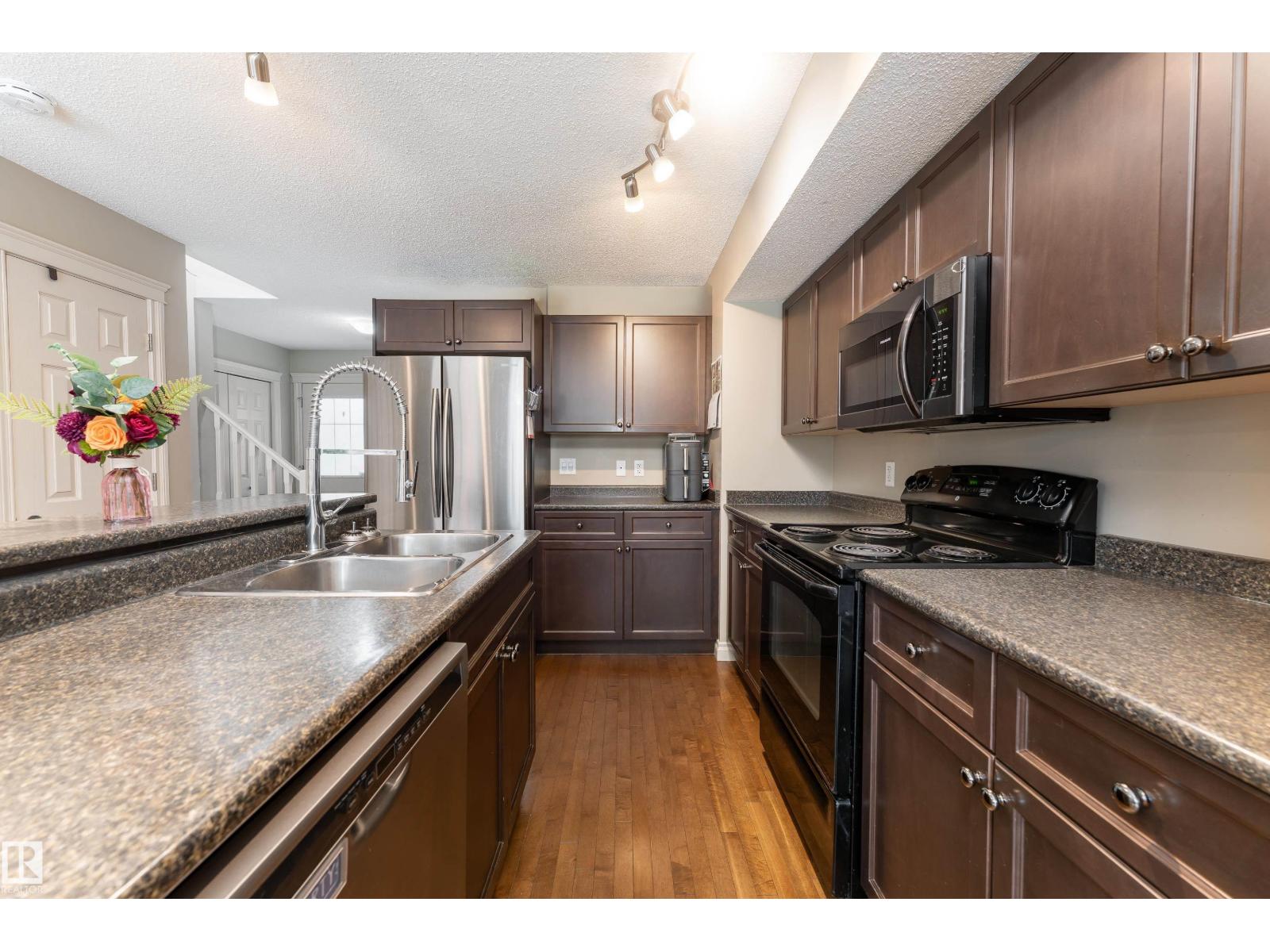 49 HARTWICK LO — photo 14