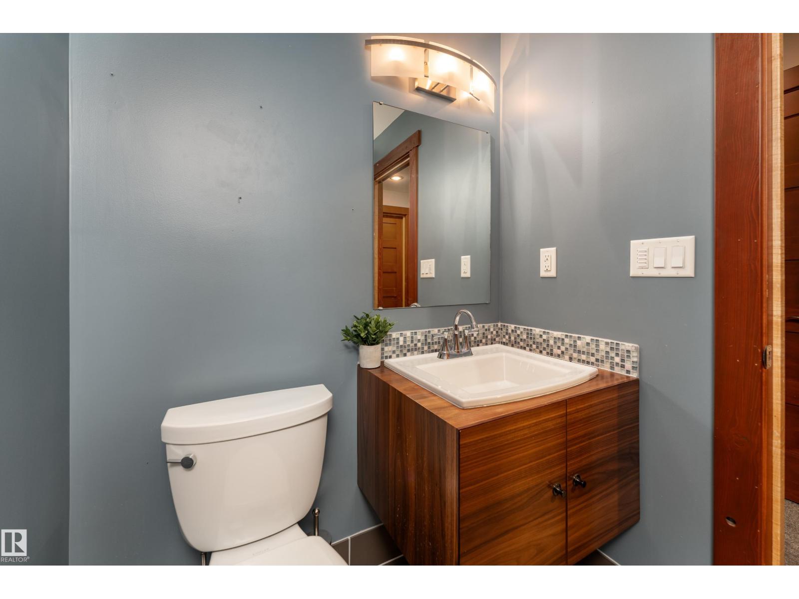 49 HARTWICK LO — photo 36