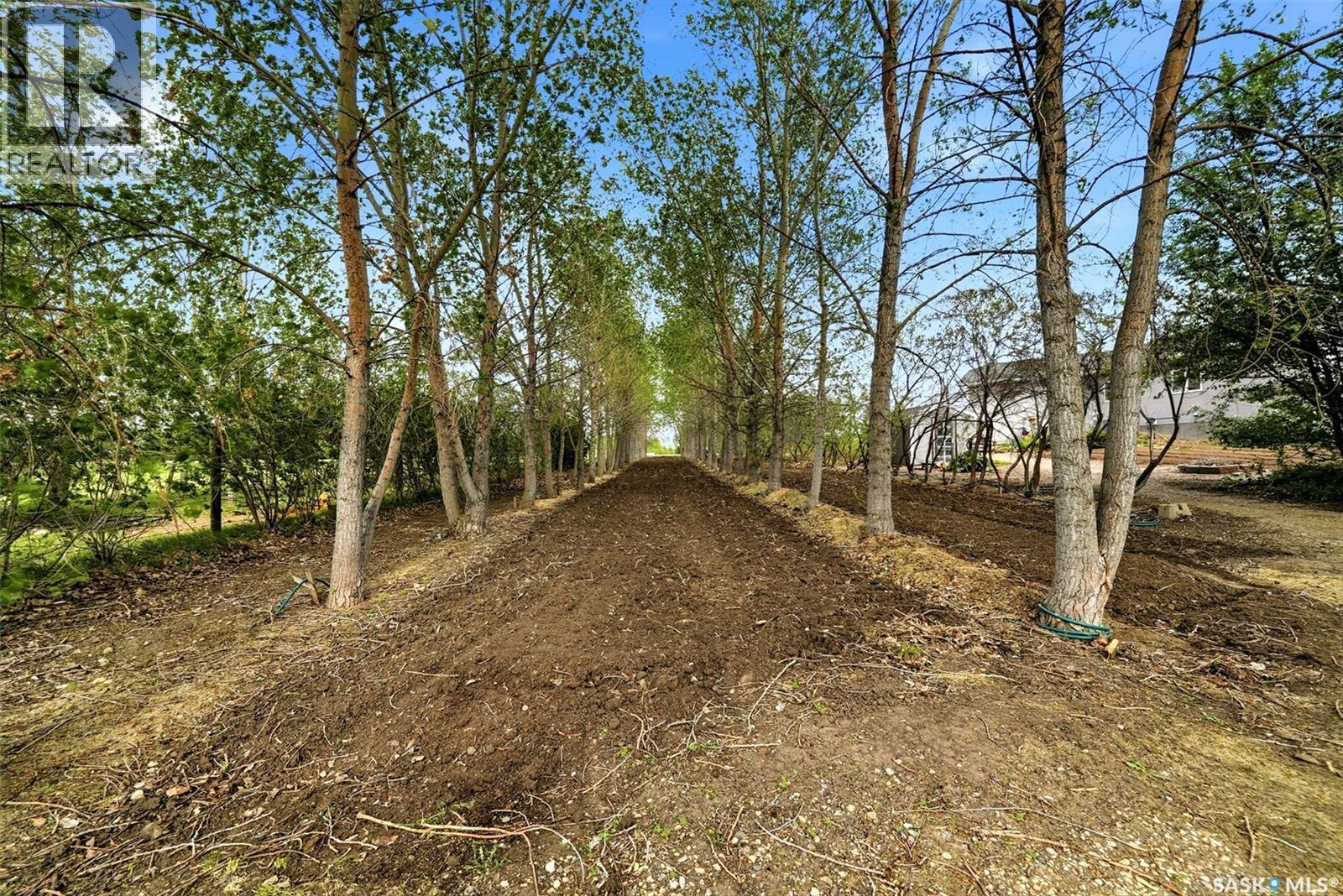 24 Bardel CRESCENT - 57