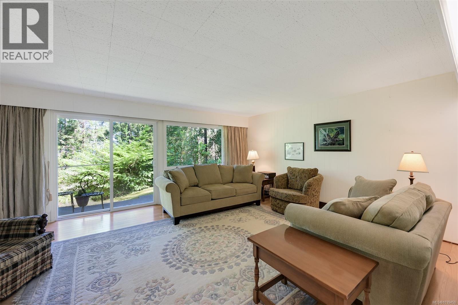  1495 Lands End Road, North Saanich