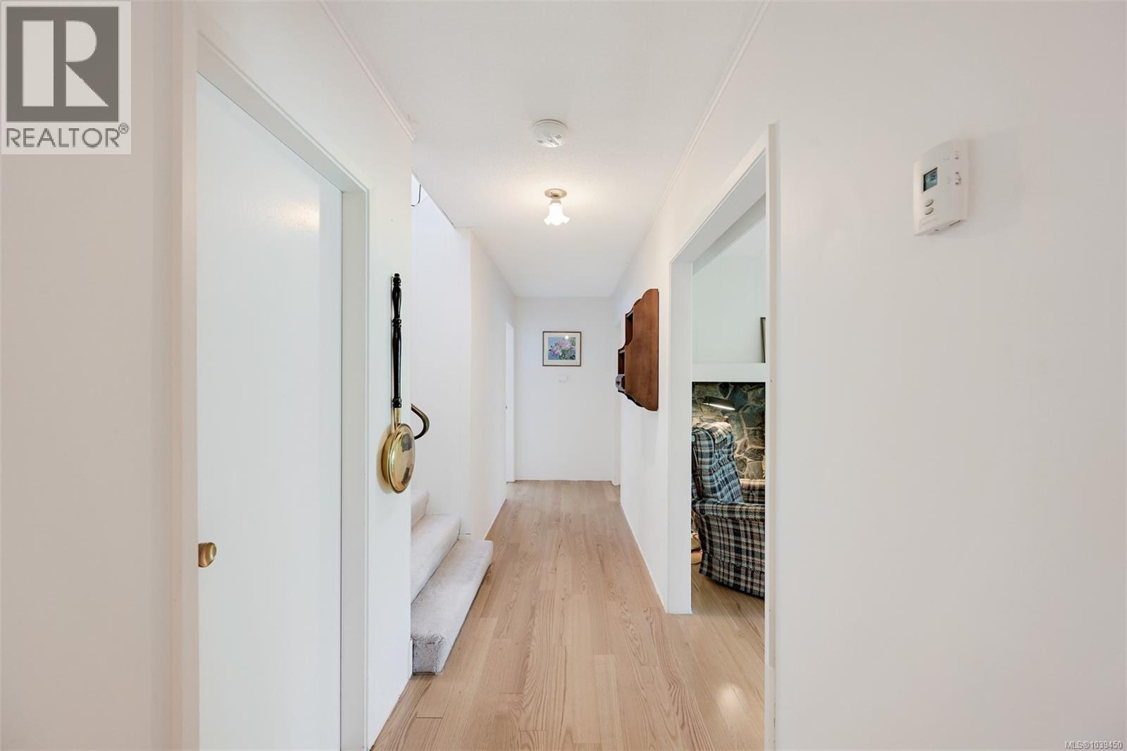  1495 Lands End Road, North Saanich
