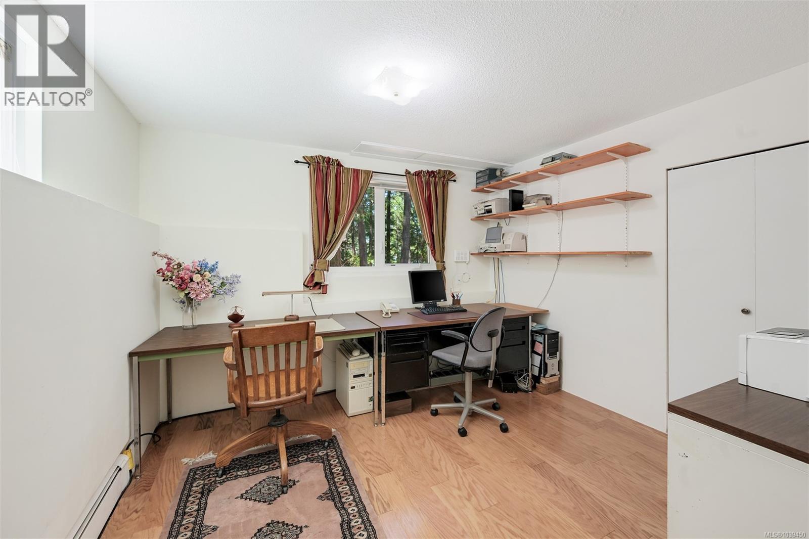  1495 Lands End Road, North Saanich