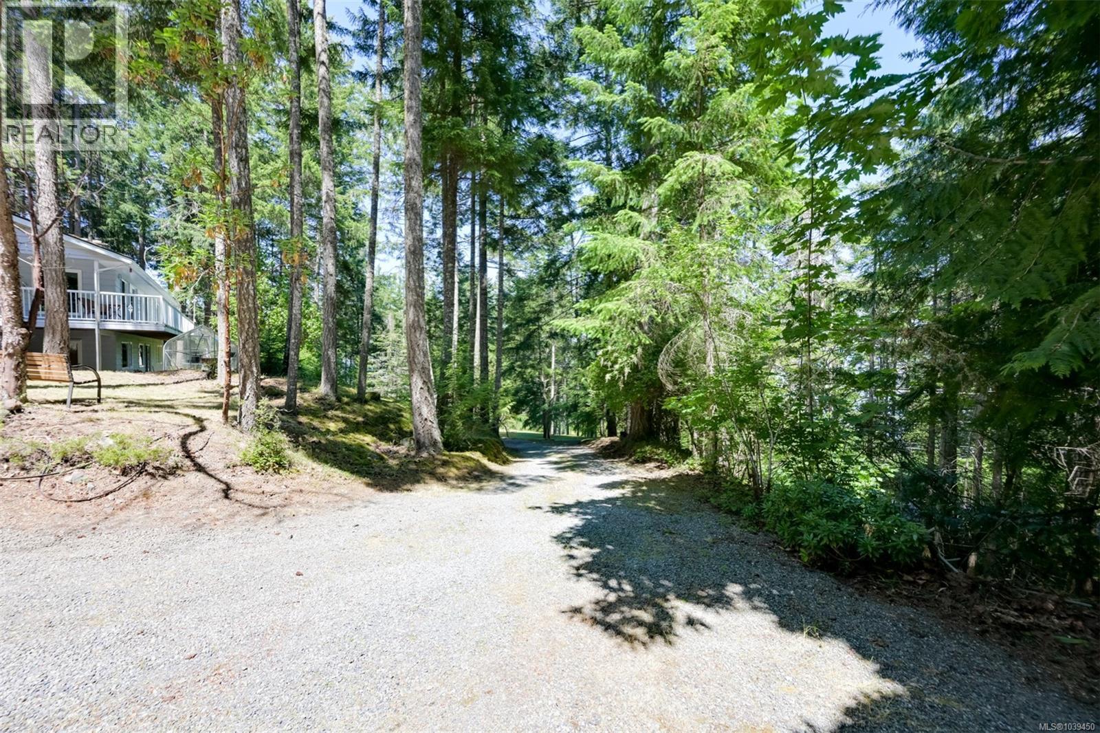  1495 Lands End Road, North Saanich