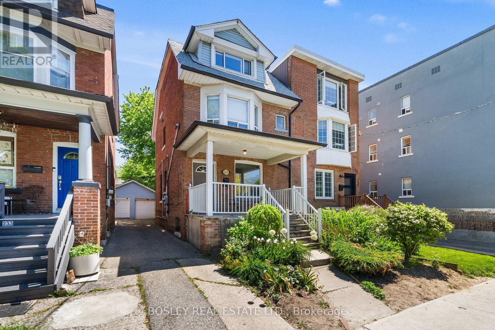 Listing photo of MAIN - 229 WOODBINE AVENUE