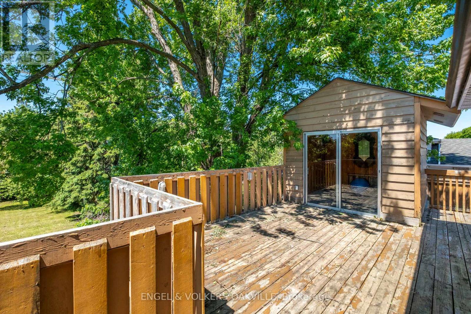 206 YEATES AVENUE - 34