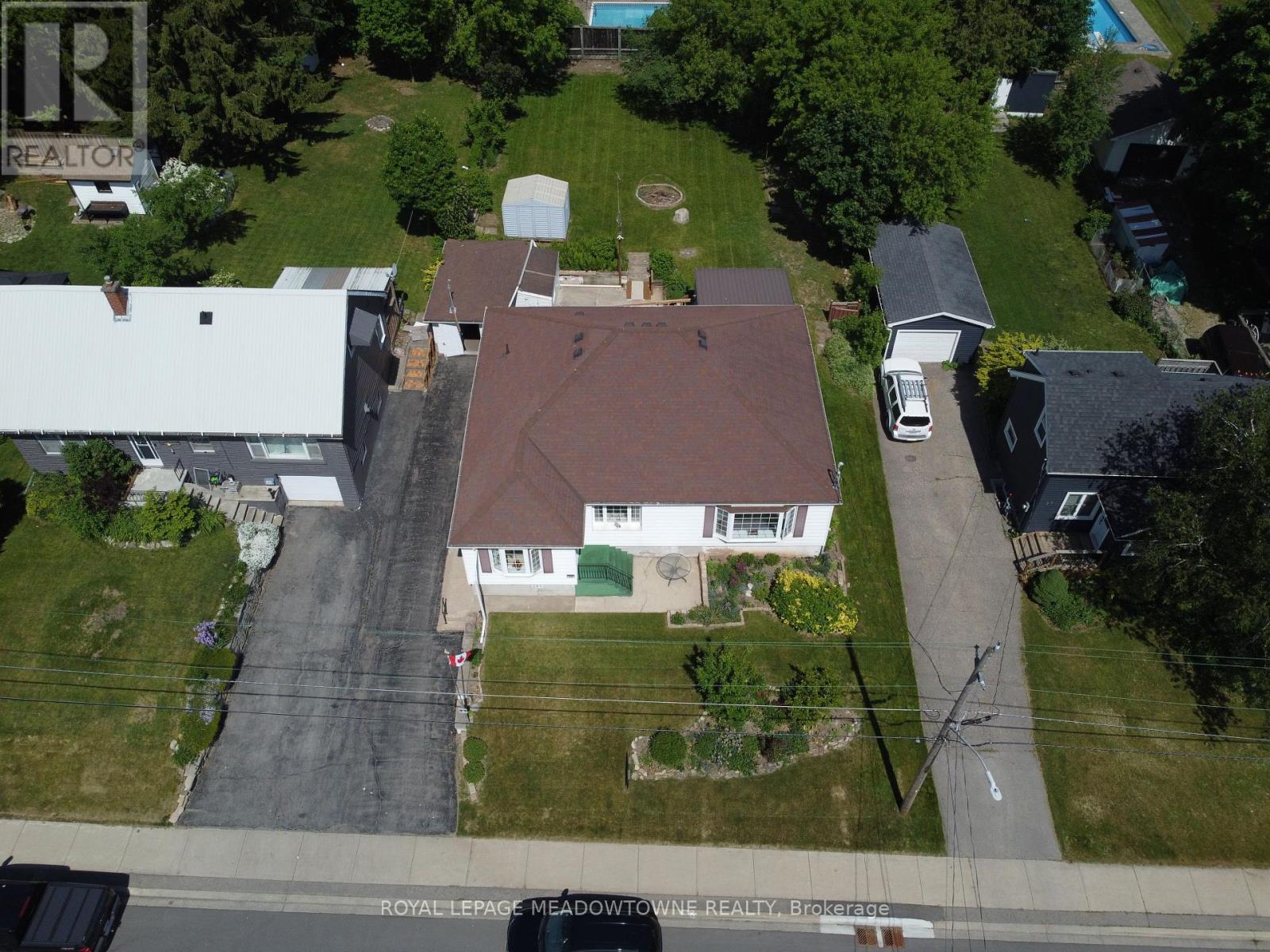 43 COBBLEHILL ROAD - 40