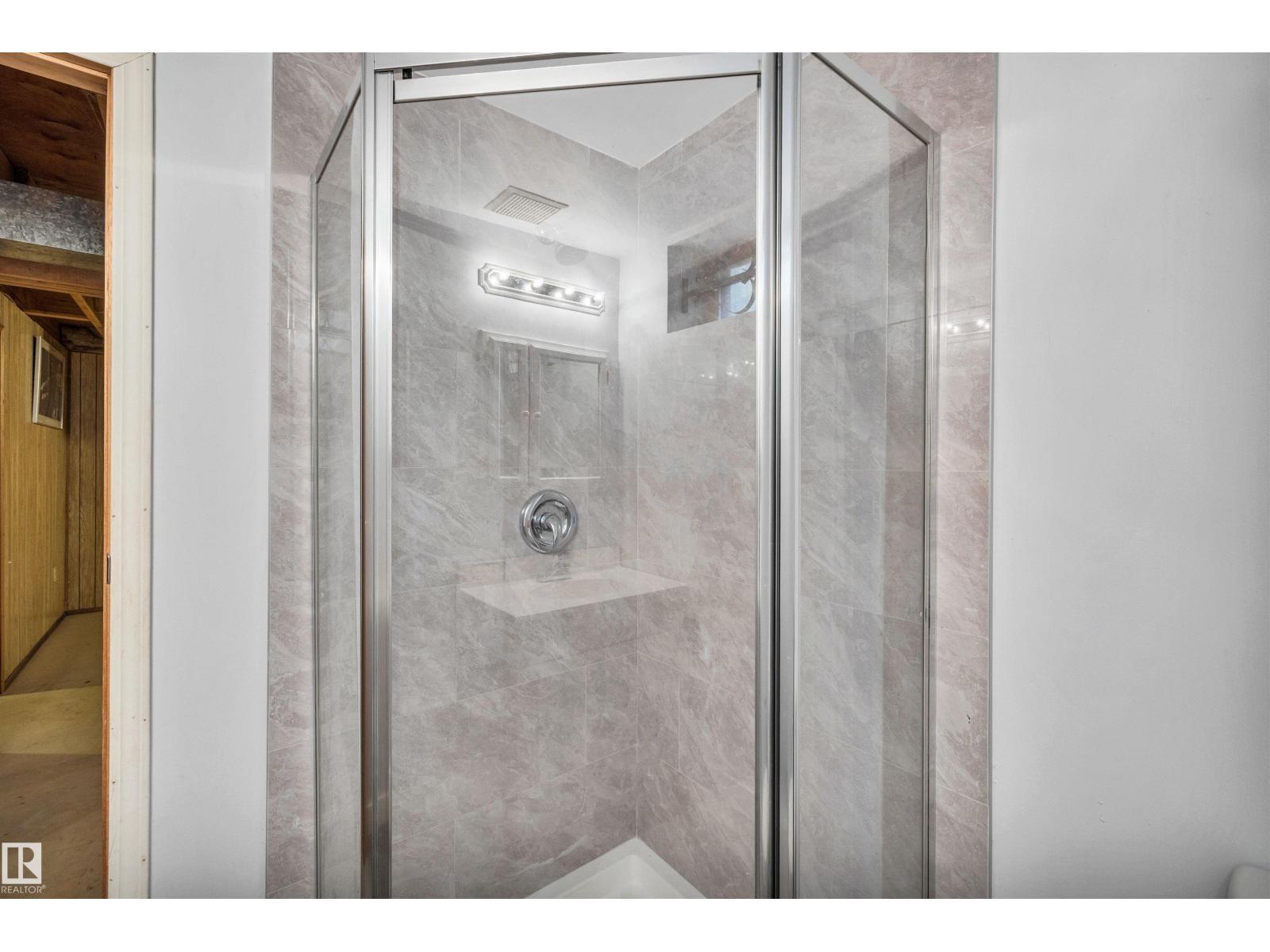 14208 51 ST NW - 35