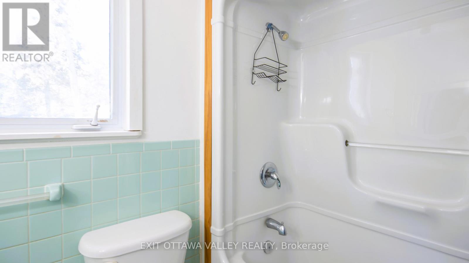 23 SPRUCEDALE AVENUE - 20