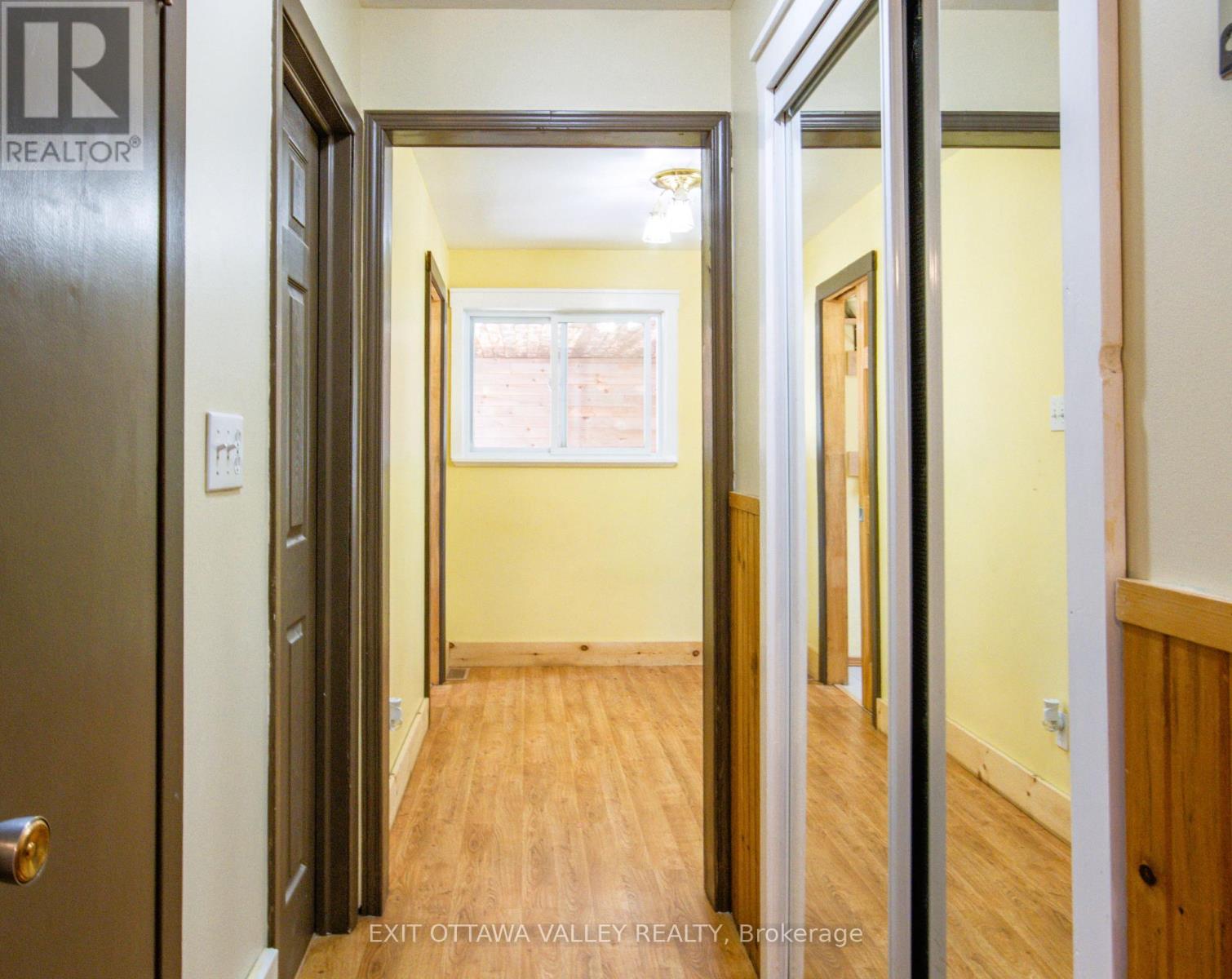 23 SPRUCEDALE AVENUE - 22