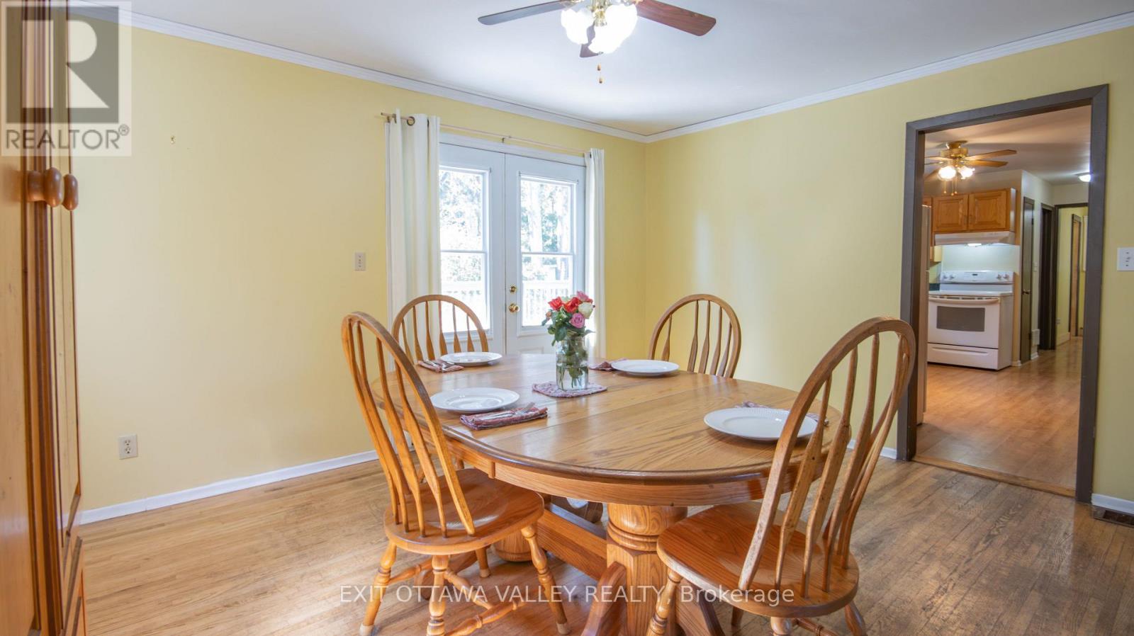 23 SPRUCEDALE AVENUE - 28