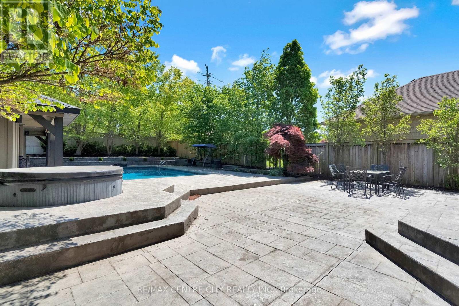 1027 MANCHESTER ROAD - 32