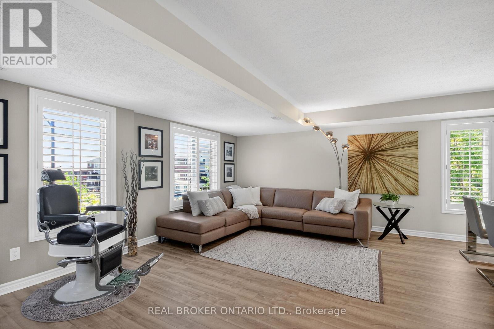 #33 701 B SUE HOLLOWAY DRIVE - 10