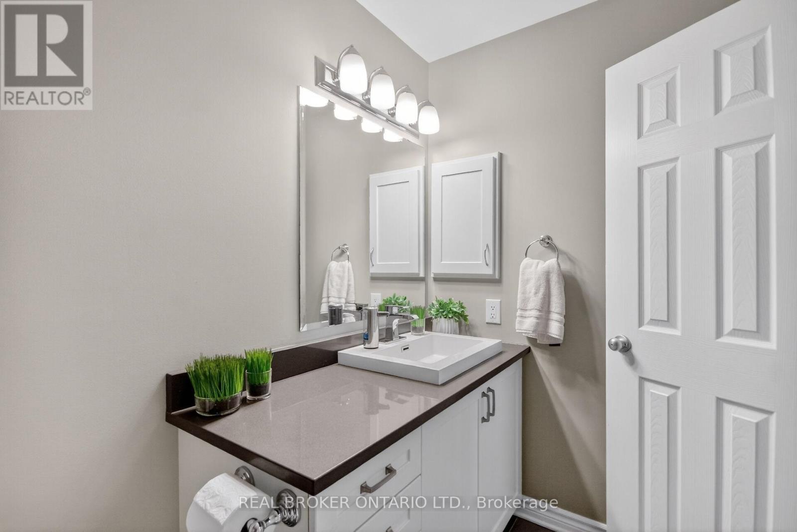#33 701 B SUE HOLLOWAY DRIVE - 15
