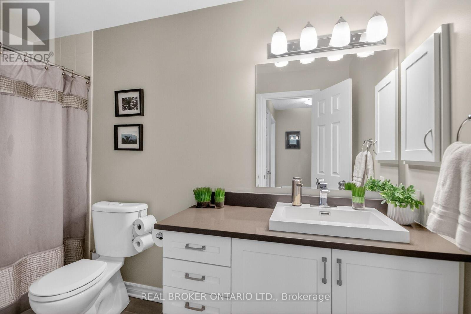 #33 701 B SUE HOLLOWAY DRIVE - 16