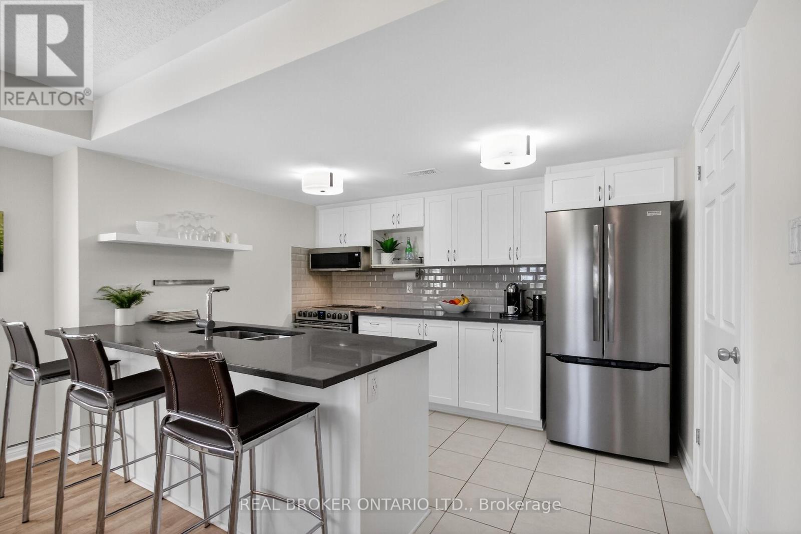 #33 701 B SUE HOLLOWAY DRIVE - 5