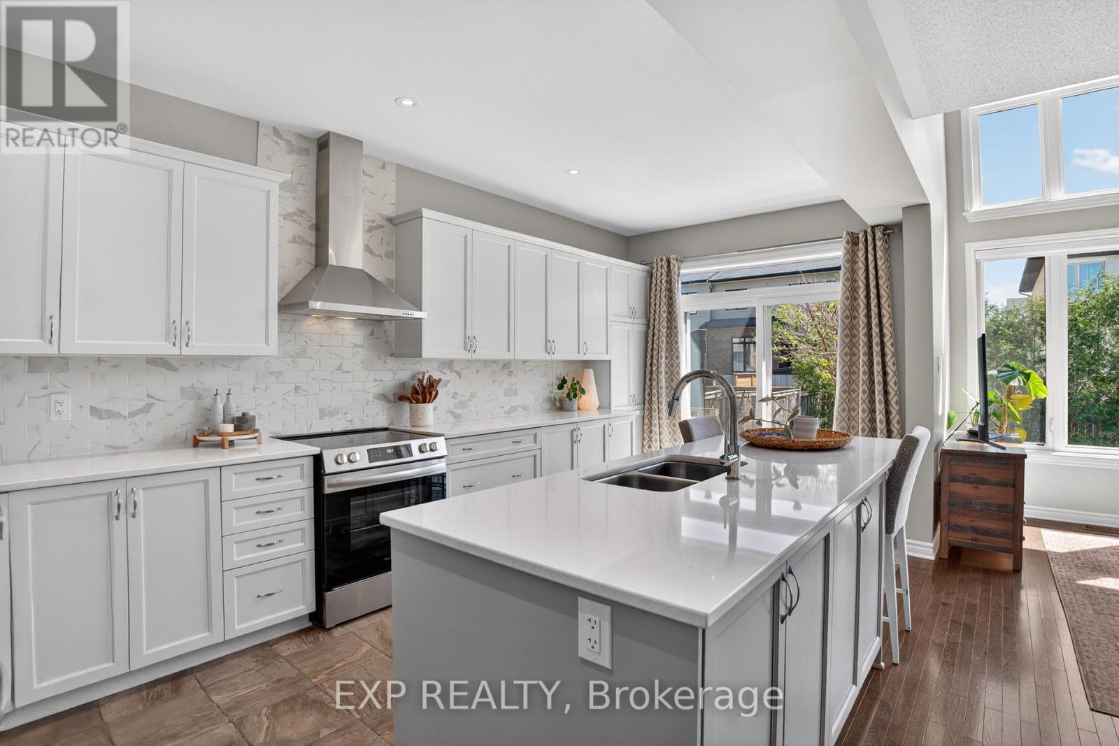 206 MARETH WAY - 16
