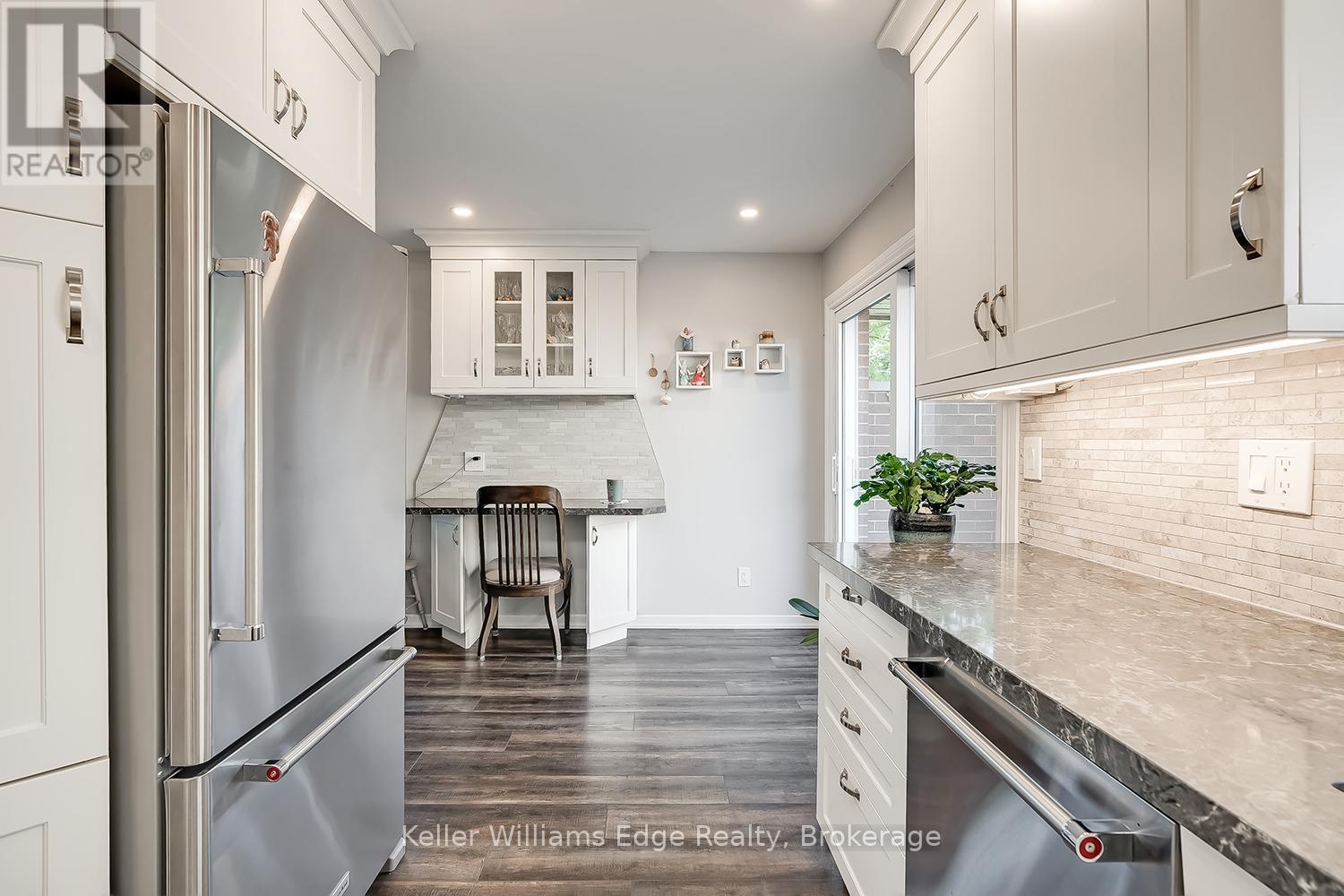 #18 3021 GLENCREST ROAD - 19