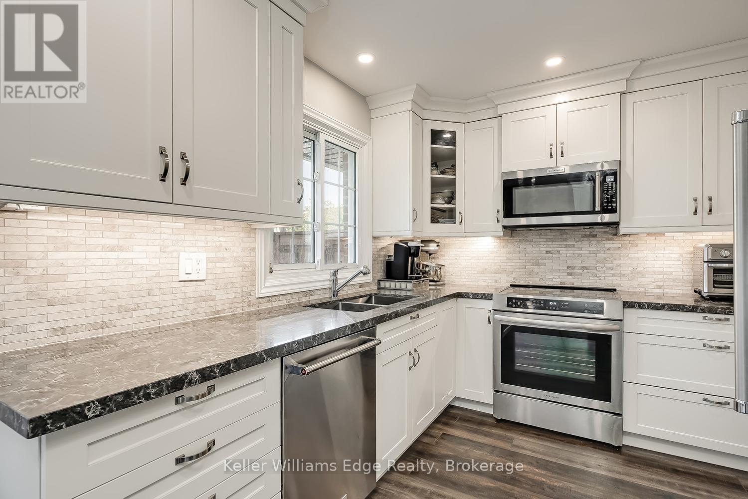 #18 3021 GLENCREST ROAD - 21
