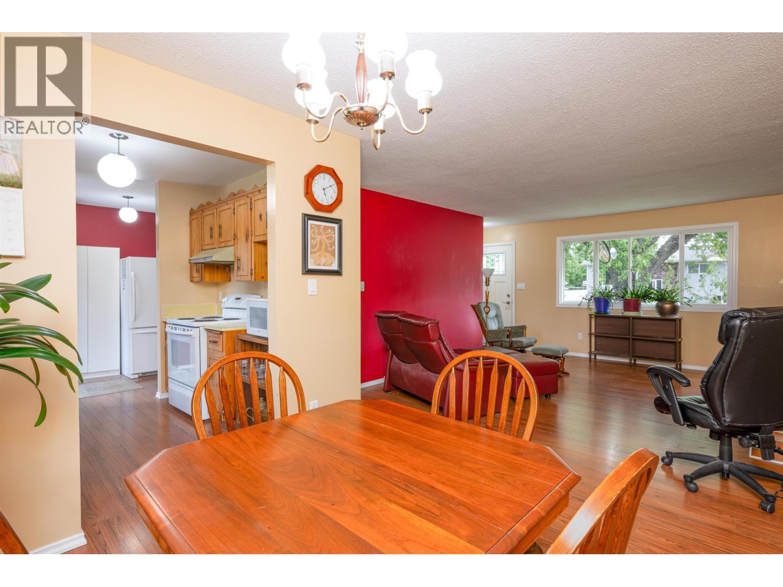 Photo 12 of 39 — 766 OCHAKWIN CRESCENT · Prince George, BC