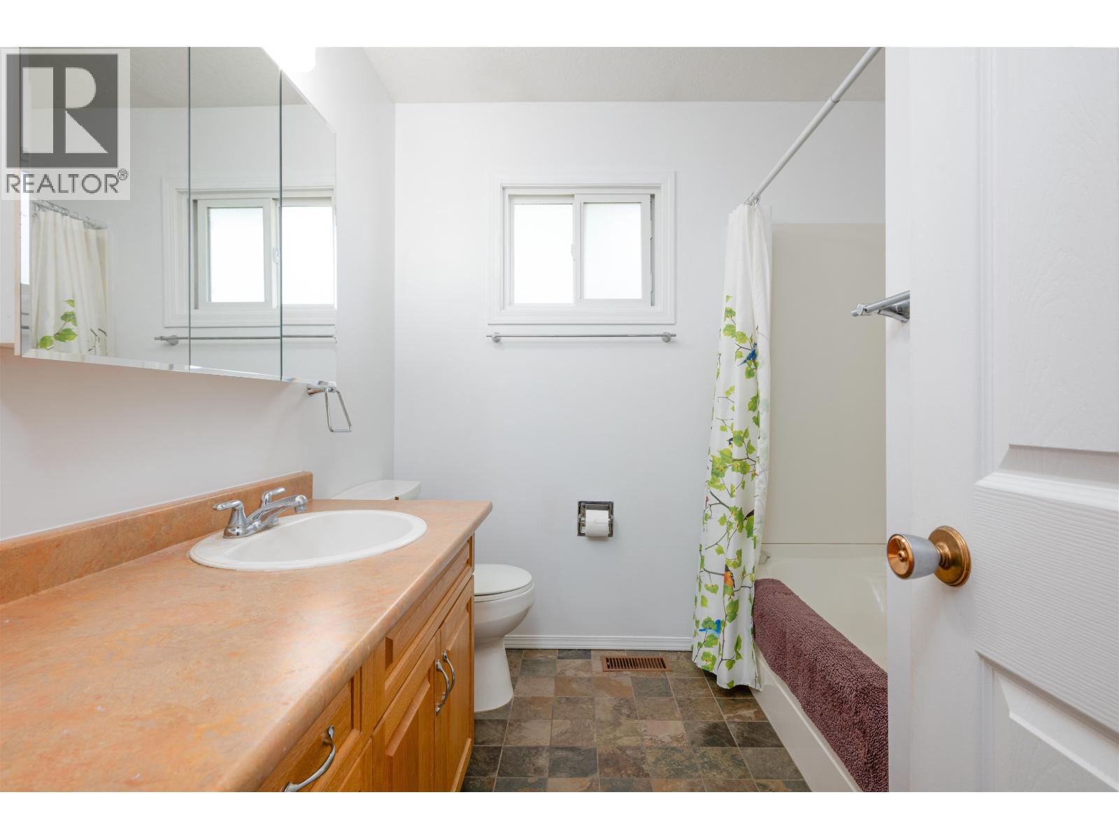 766 OCHAKWIN CRESCENT - 21