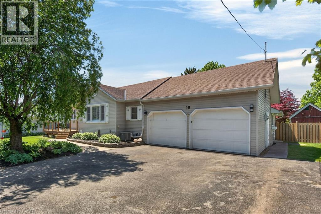 5-bedroom home for sale at 10 ELM Street, Simcoe ON · photo 2 of 51
