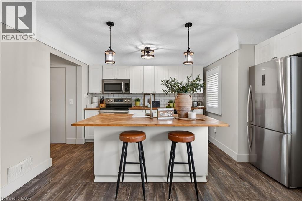 5-bedroom home for sale at 10 ELM Street, Simcoe ON · photo 9 of 51