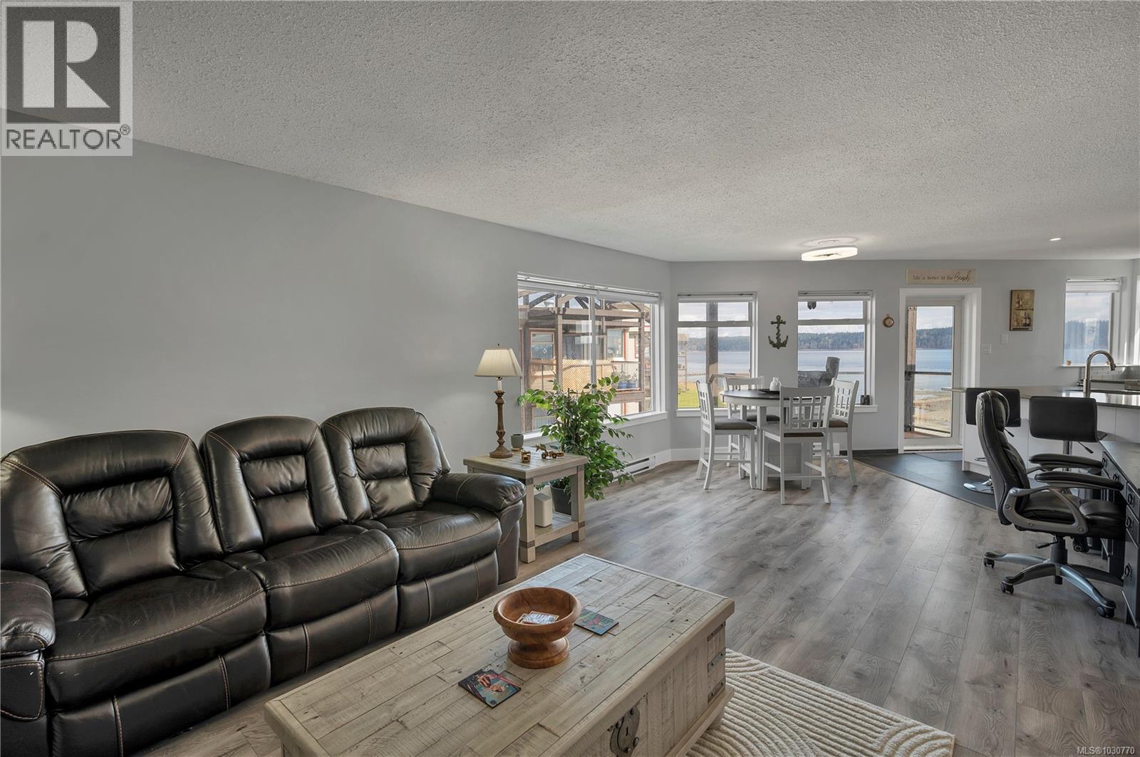 1401 27 Island Hwy S, Campbell River