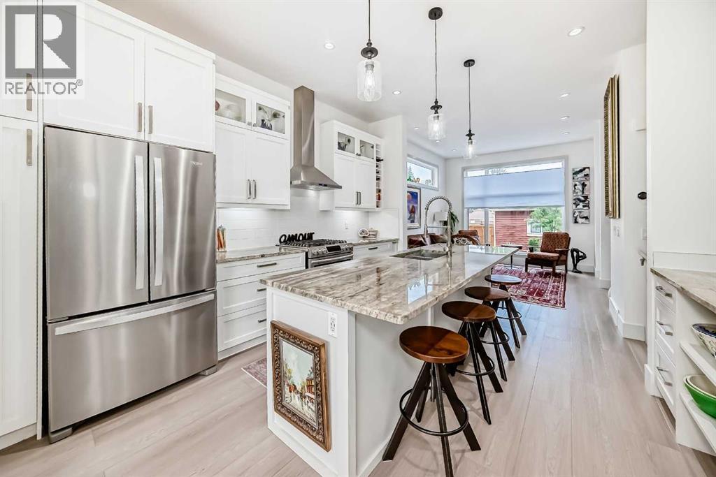 1048 Regal Crescent NE - 4