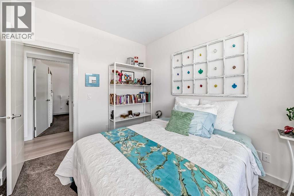 1048 Regal Crescent NE - 23