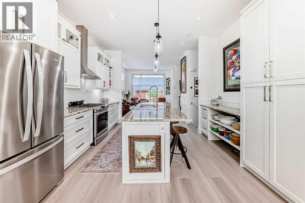 1048 Regal Crescent NE - 6