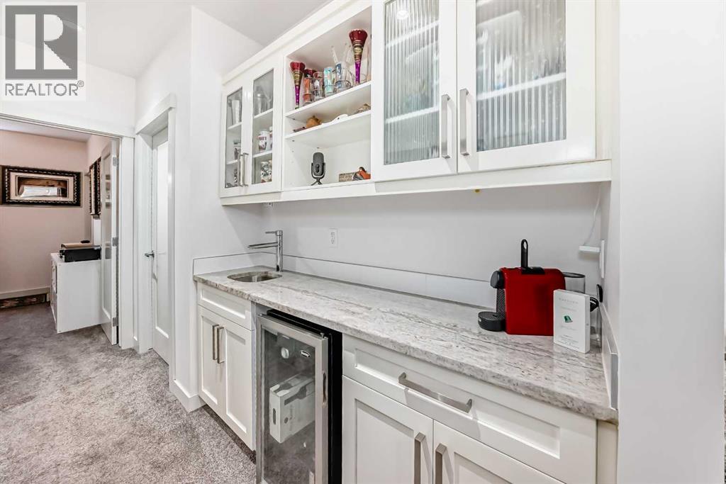 1048 Regal Crescent NE - 31