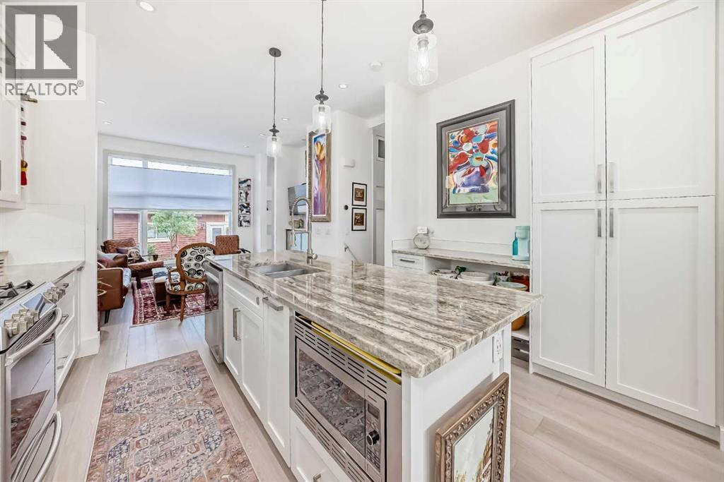 1048 Regal Crescent NE - 7