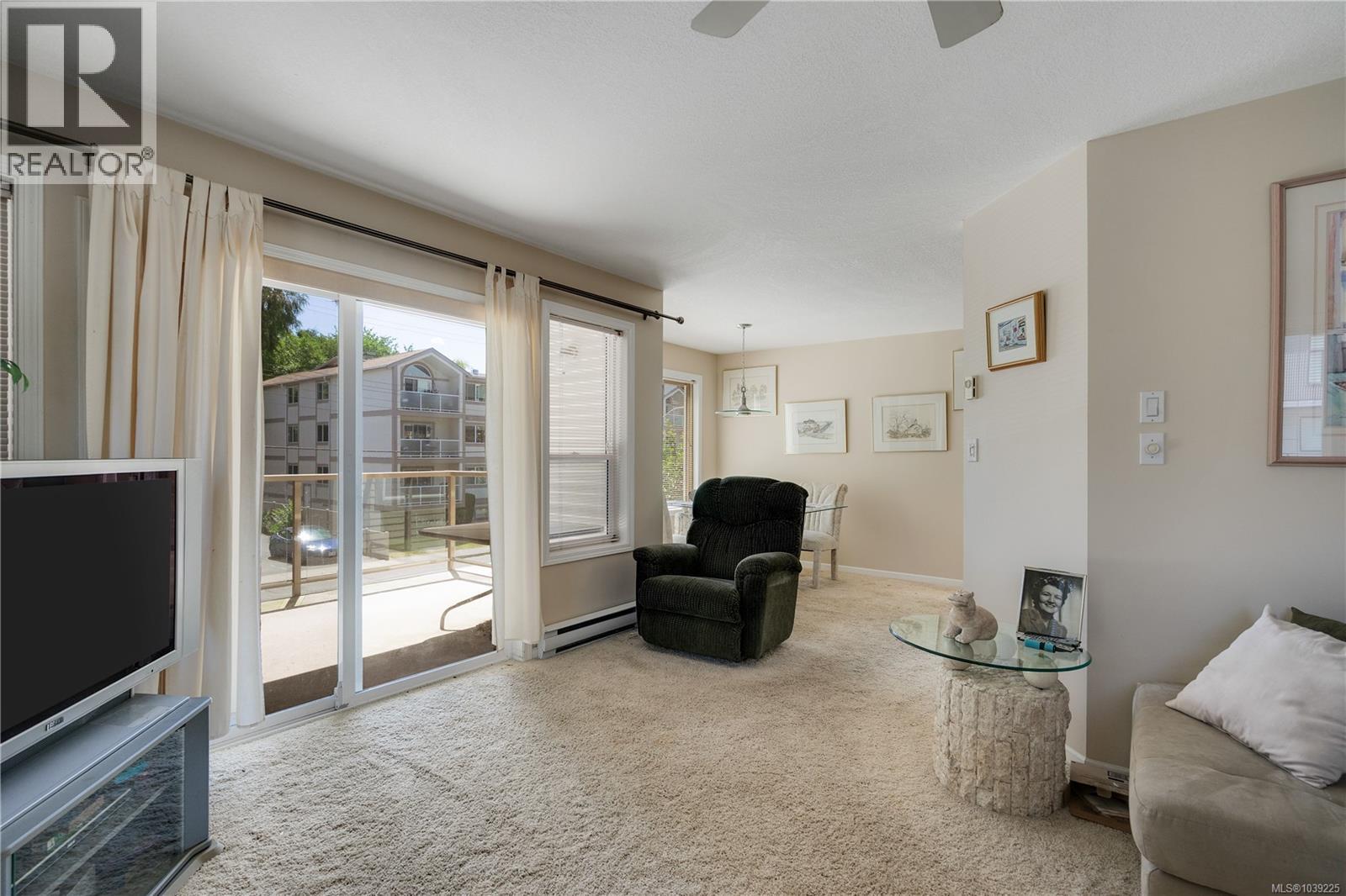 #207 245 First St - 8