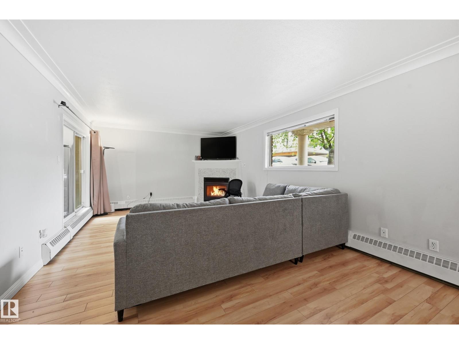 #33 9914 80 AV NW - 8