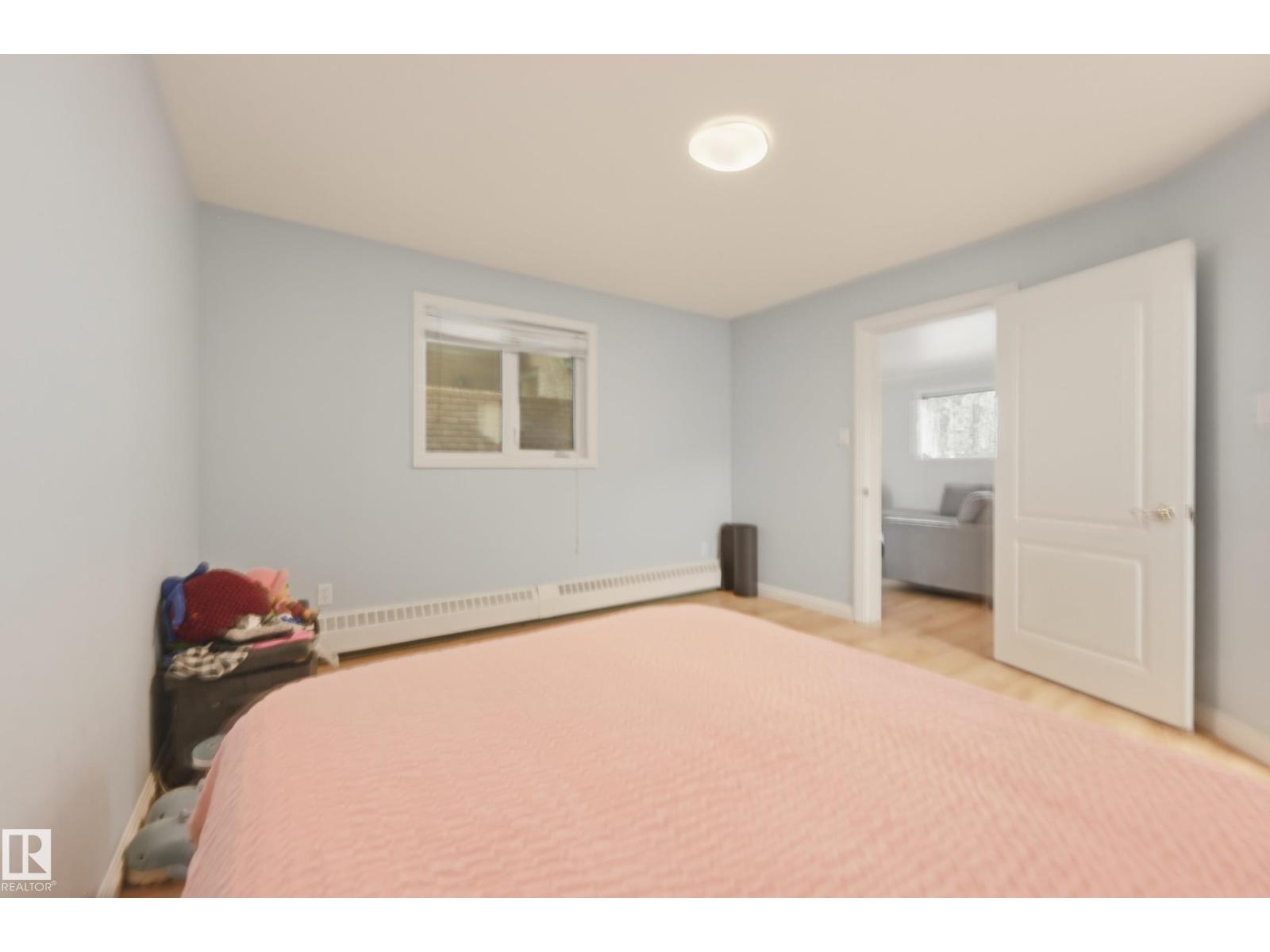 #33 9914 80 AV NW - 16
