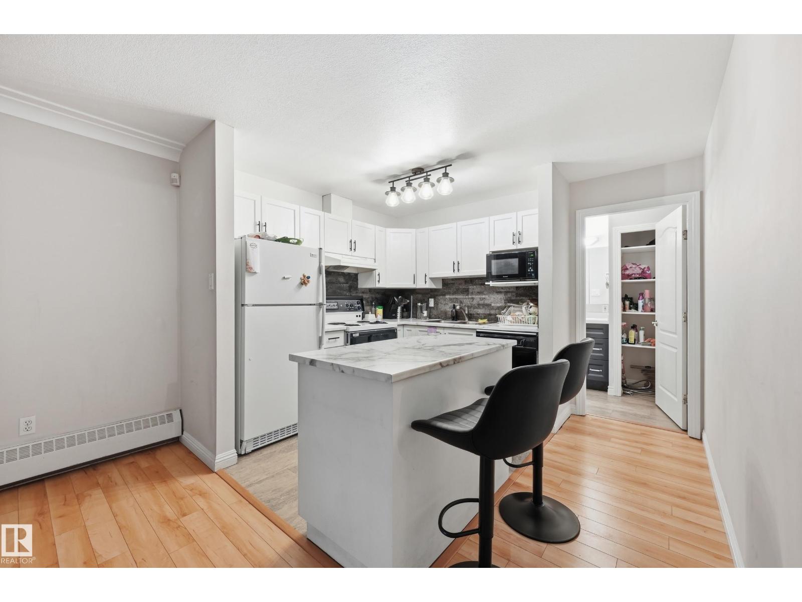 #33 9914 80 AV NW - 4
