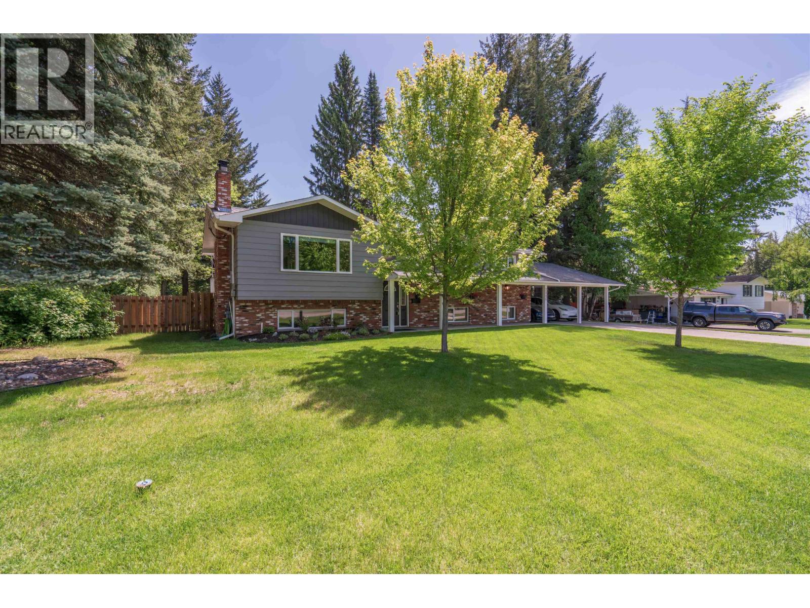 Primary bedroom of 2886 KILLARNEY DRIVE · Prince George, BC