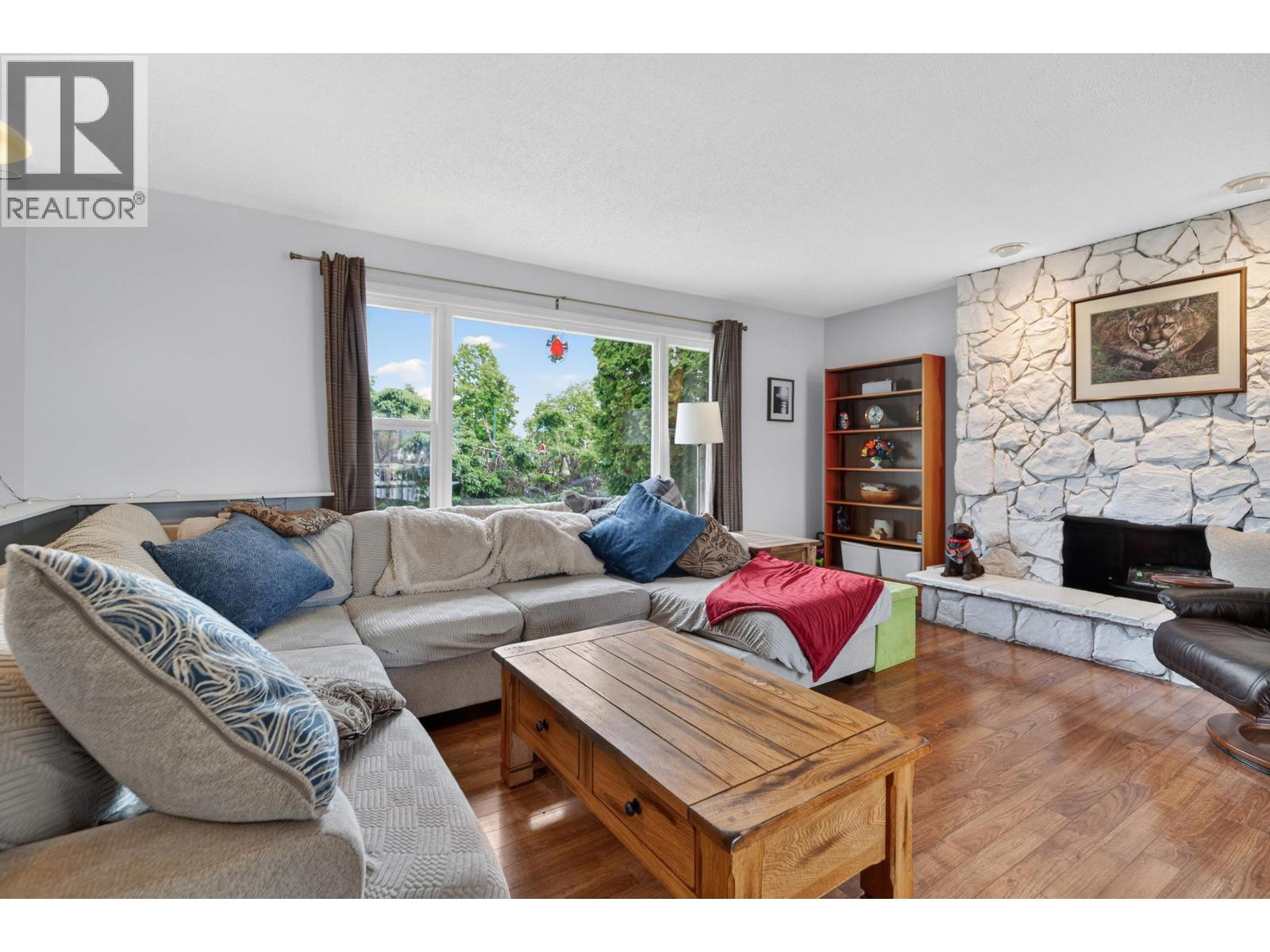 4293 PUNCHAW CRESCENT - 2