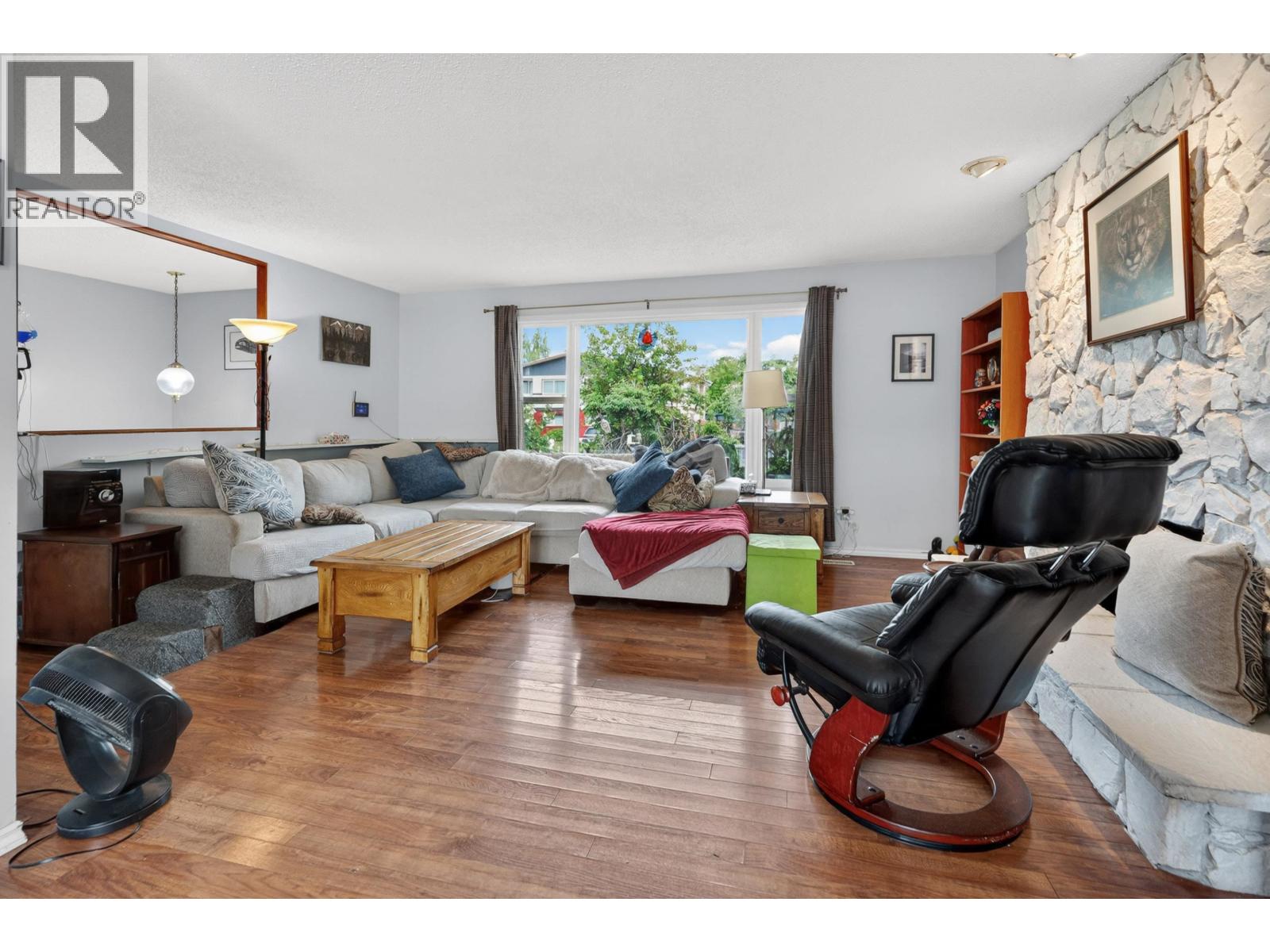 4293 PUNCHAW CRESCENT - 3