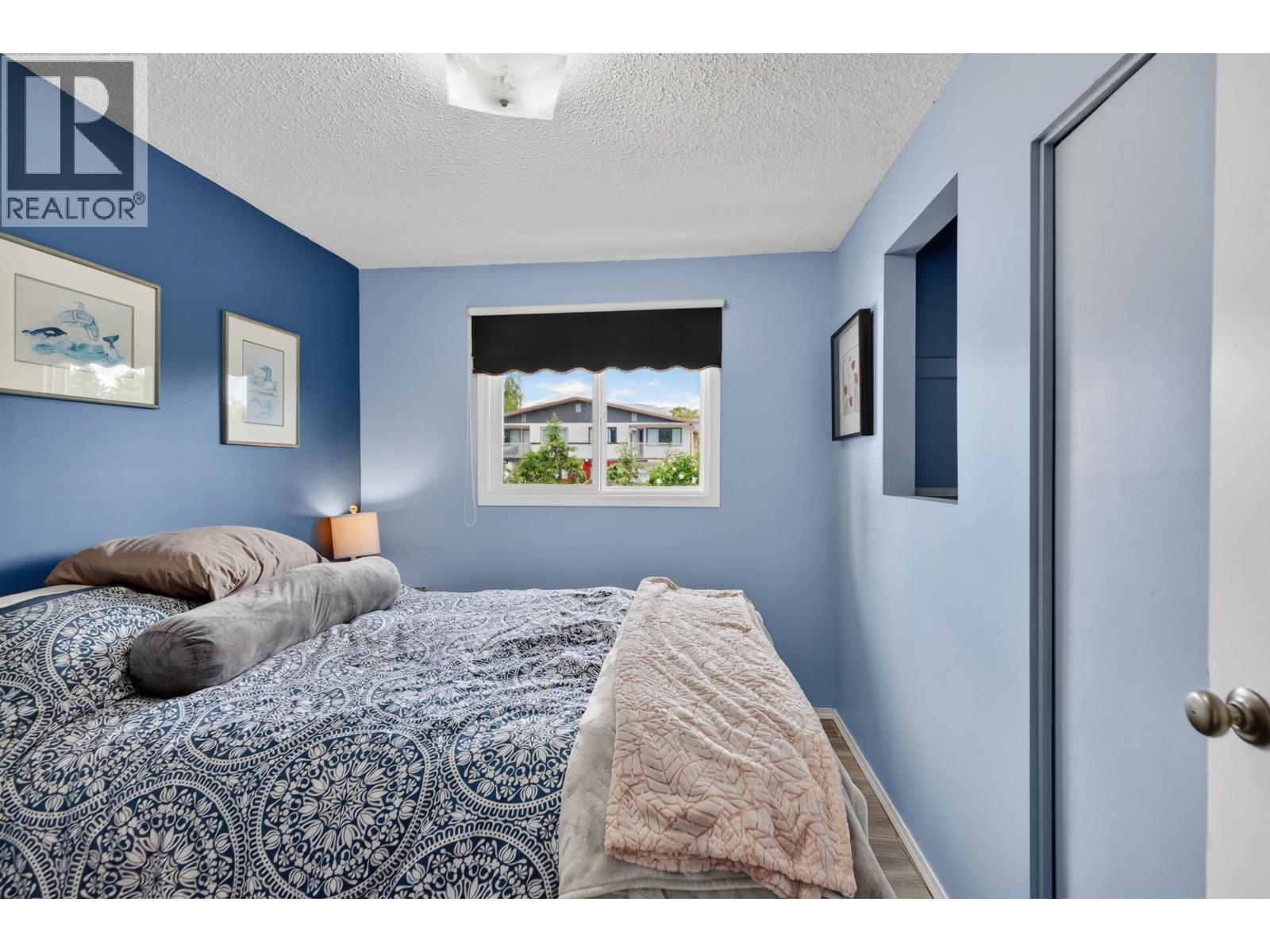 Photo 9 of 29 — 4293 PUNCHAW CRESCENT · Prince George, BC