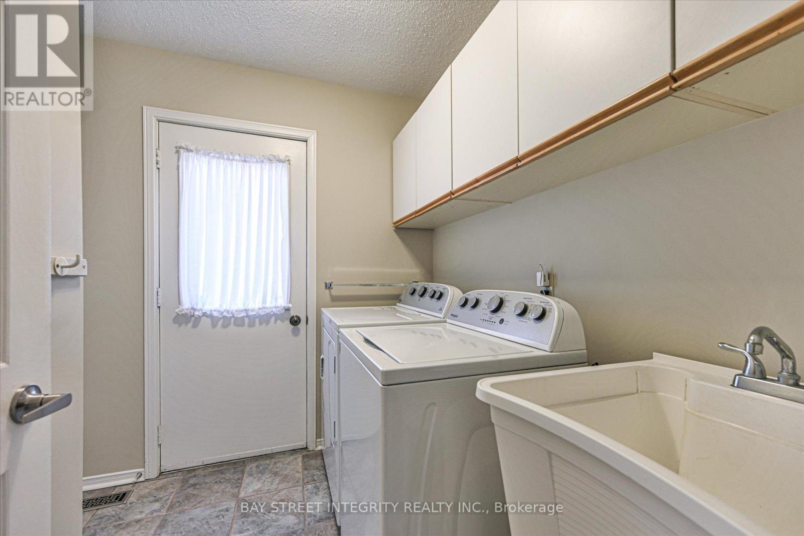 535 MALVERN CRESCENT - 16