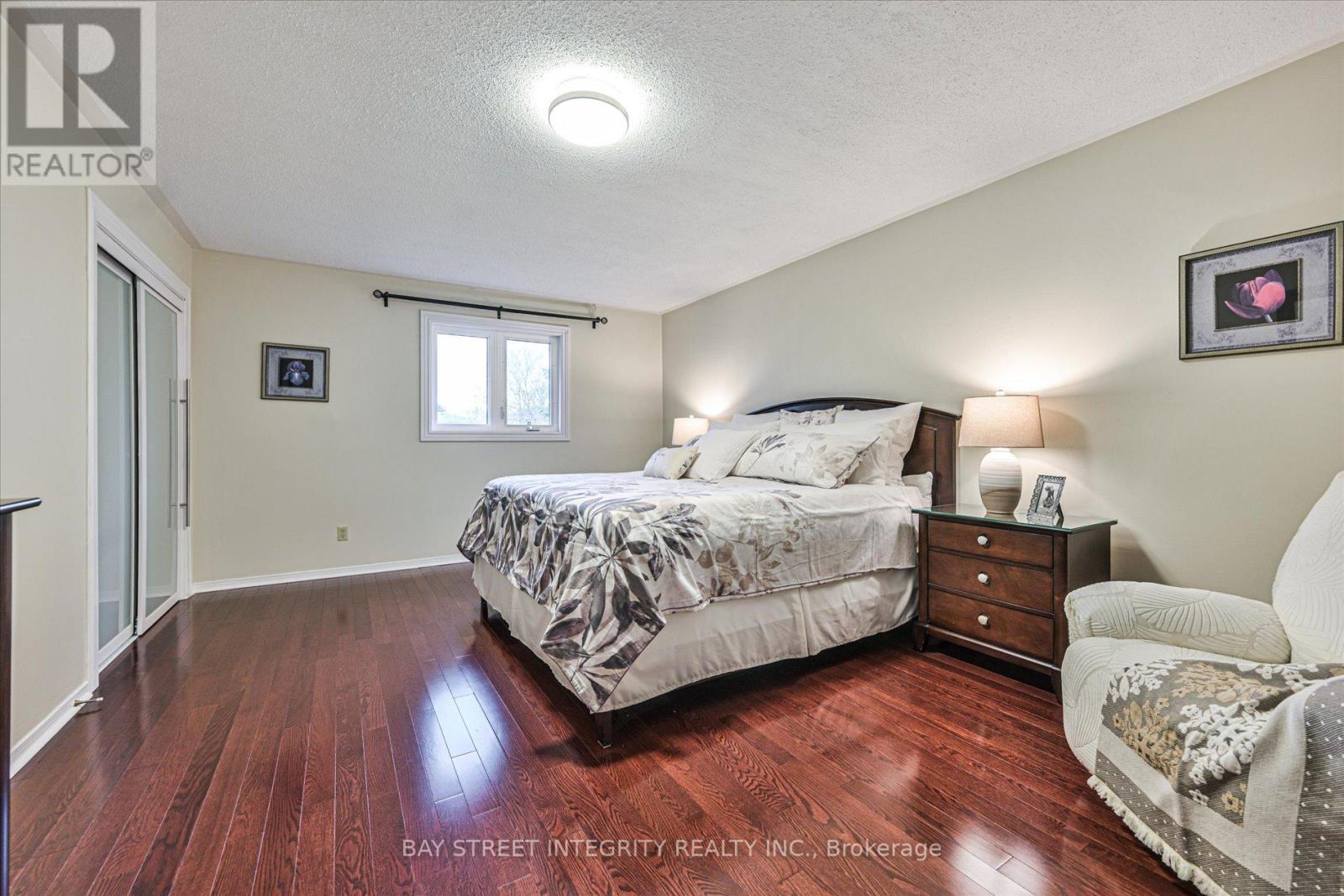 535 MALVERN CRESCENT - 21
