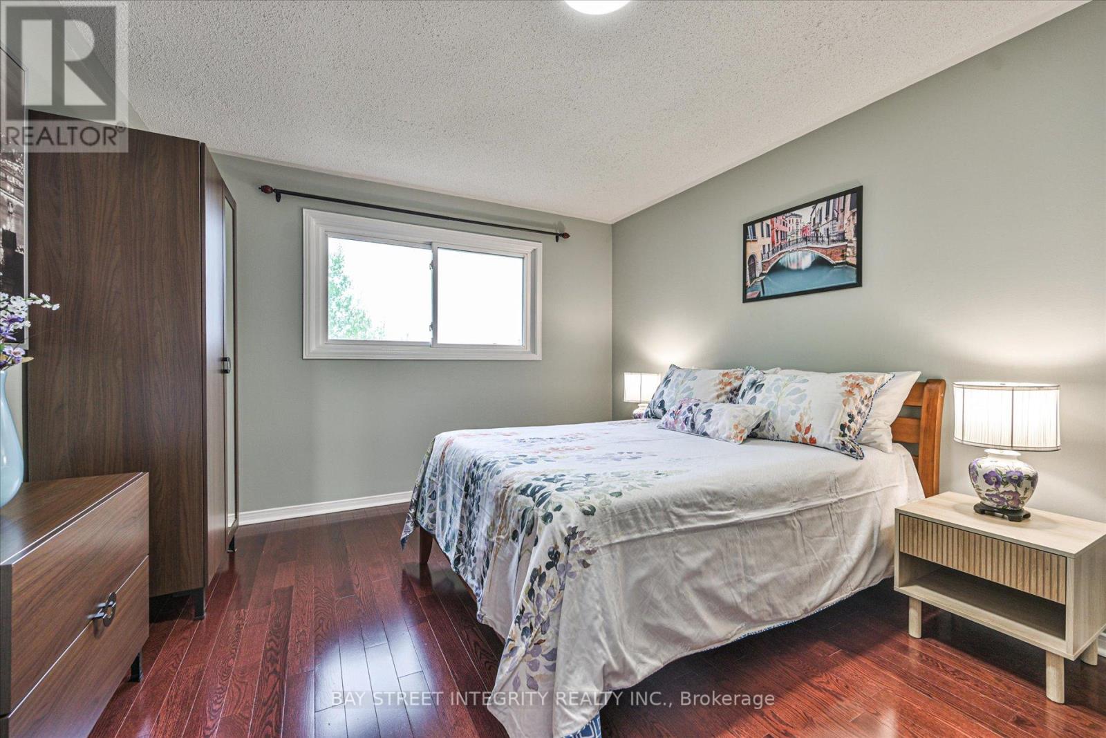535 MALVERN CRESCENT - 26