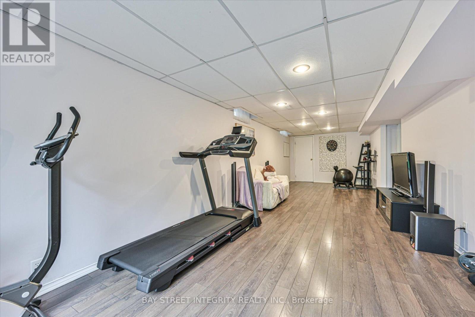 535 MALVERN CRESCENT - 31