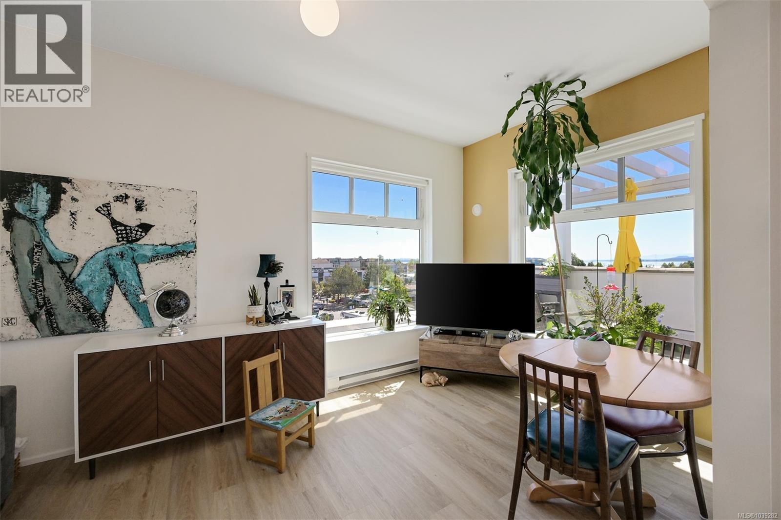 #401 2348 Beacon Ave - 18