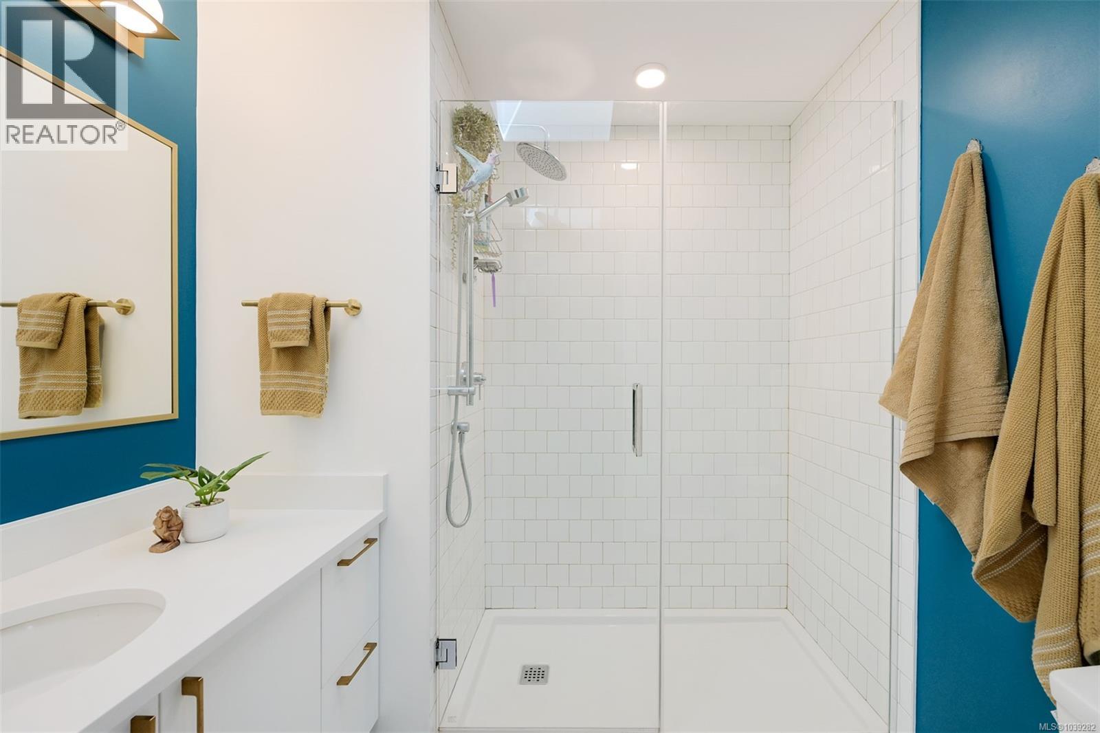 #401 2348 Beacon Ave - 25