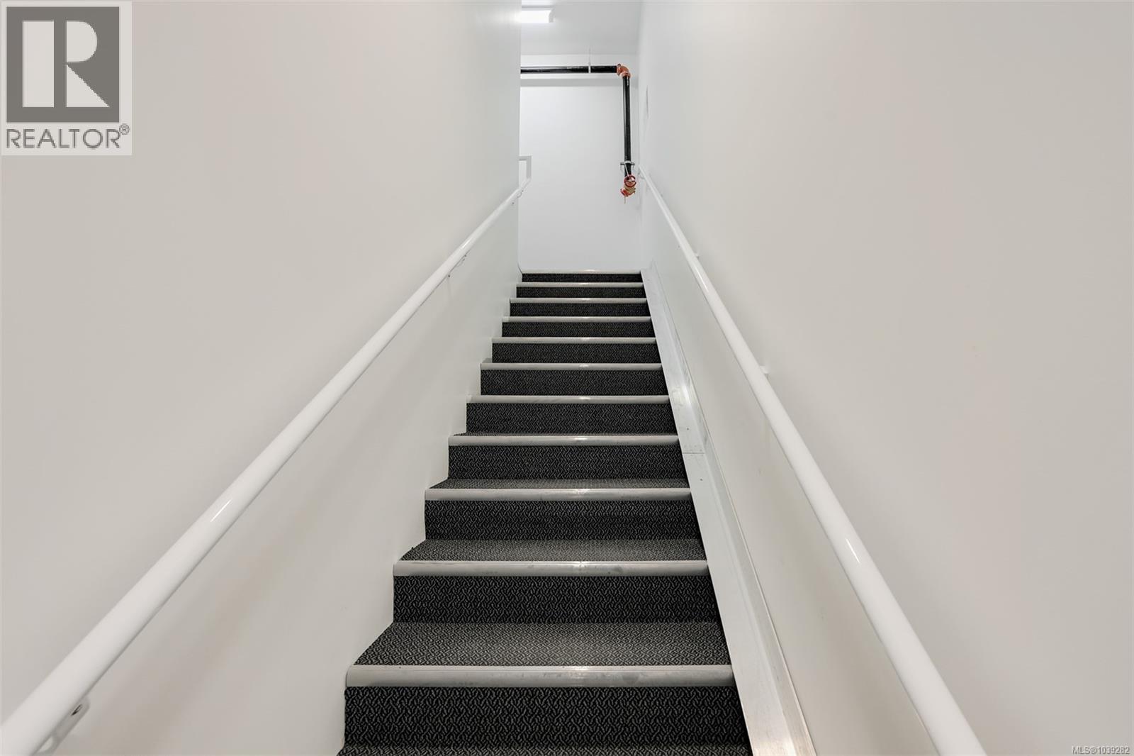 #401 2348 Beacon Ave - 26