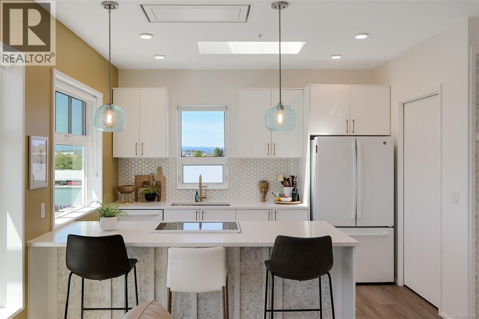 #401 2348 Beacon Ave - 9