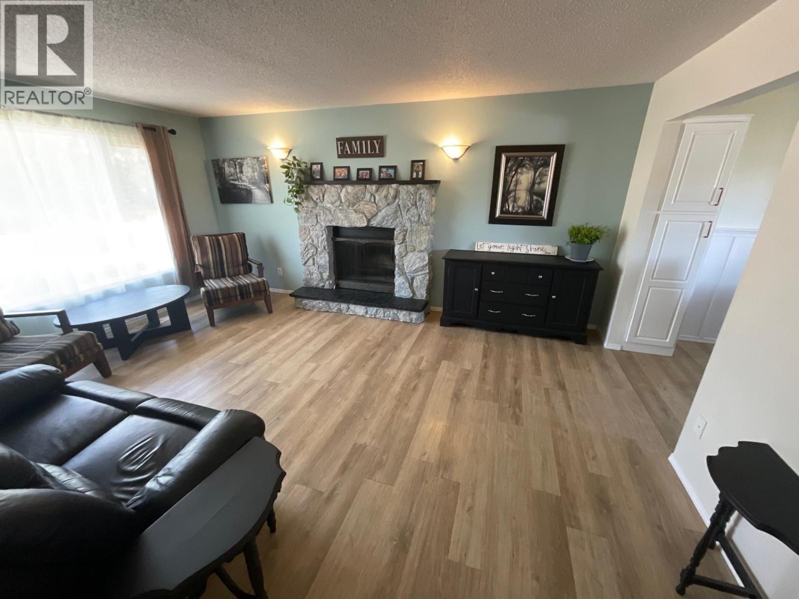 8812 87 STREET - 6