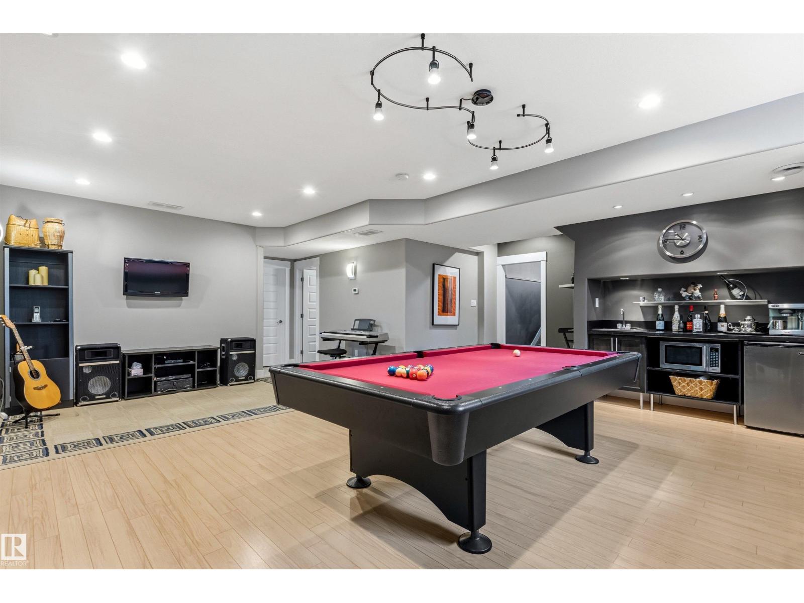 5709 MCLUHAN BA NW - 37